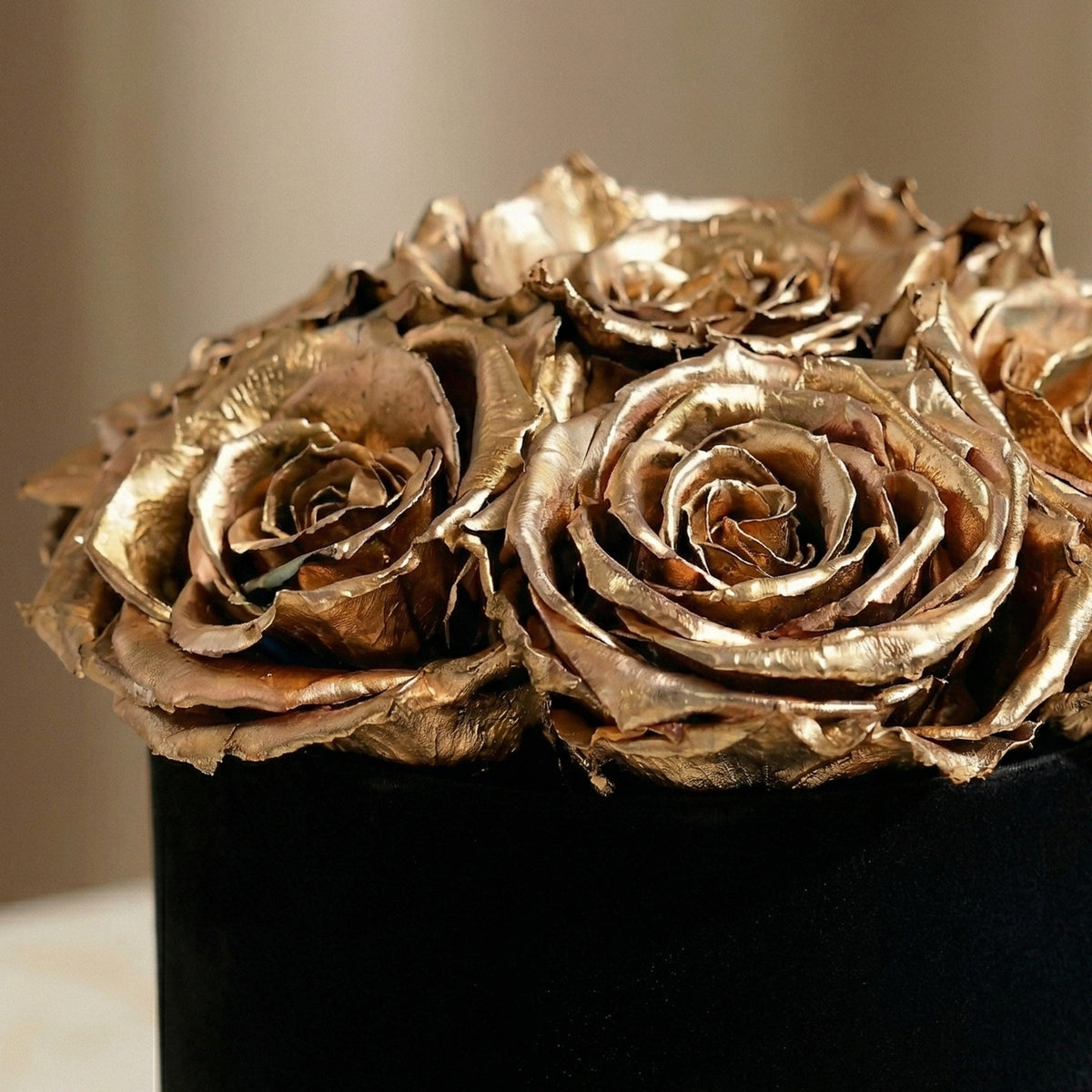 Roses with gold for gifts