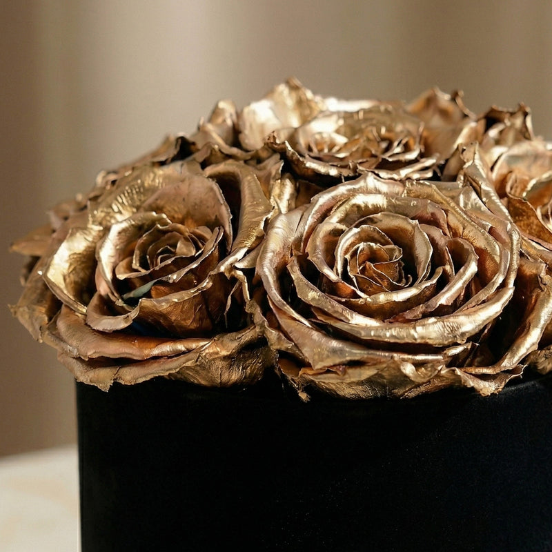 Roses with gold for gifts