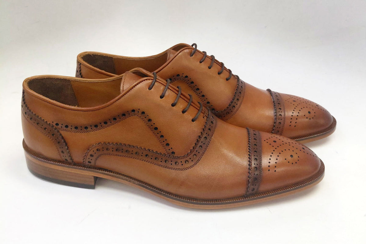 Cognac calfskin lace-up oxford shoes with wingtip brogue and low stacked heel