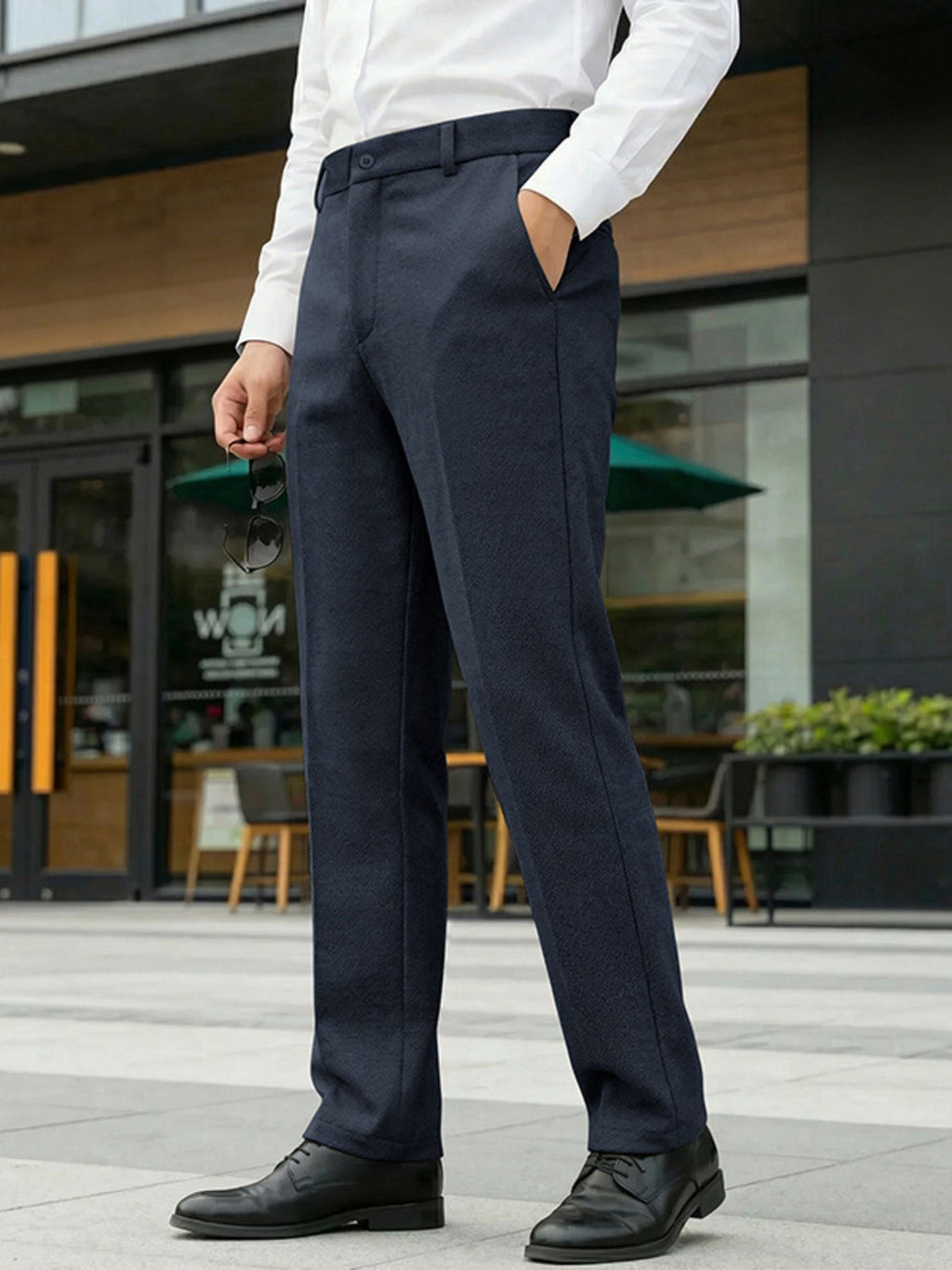 Classic fit dress pants, dark navy, back yoke and rear pockets