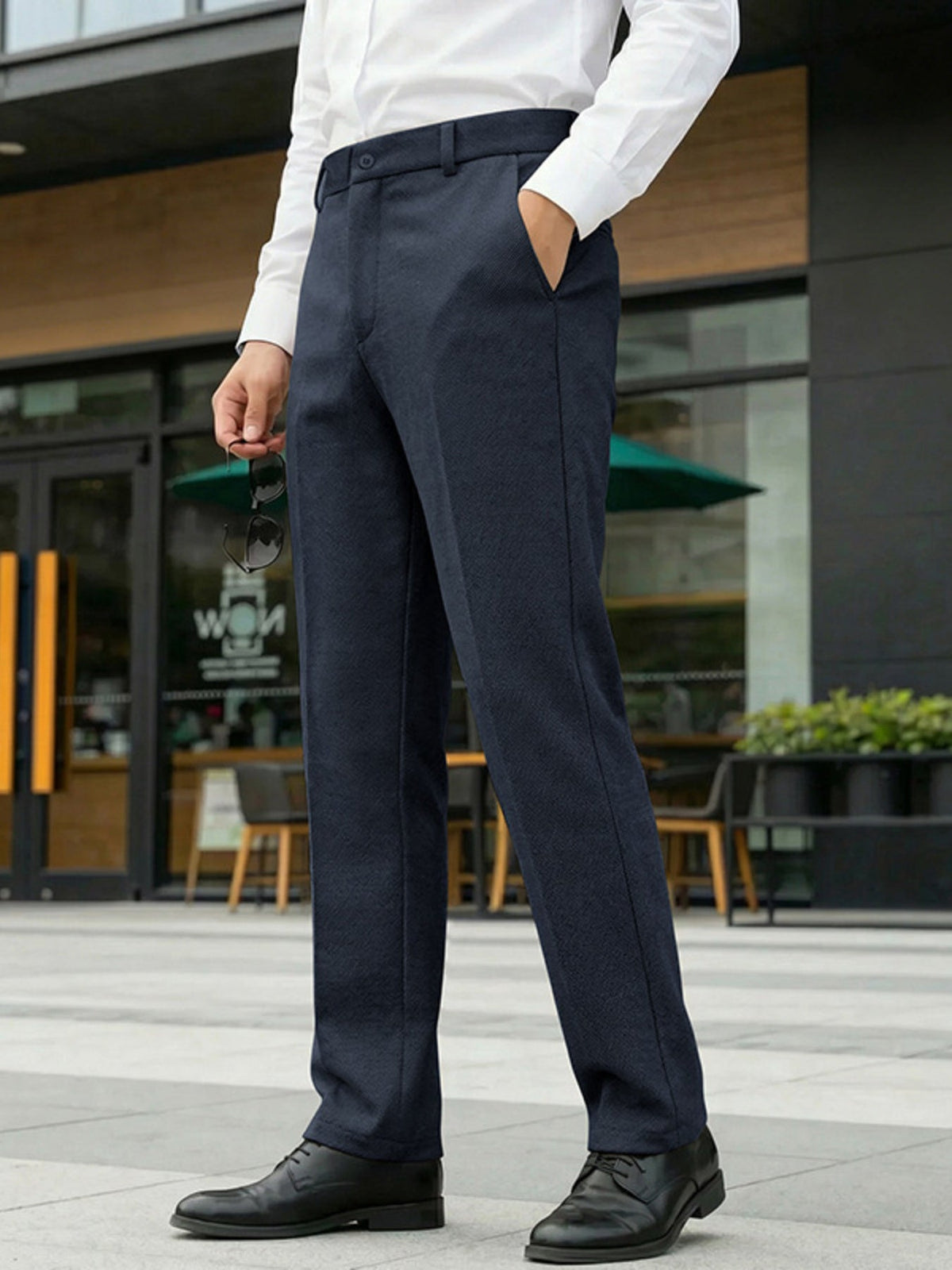 Classic fit dress pants, dark navy, back yoke and rear pockets