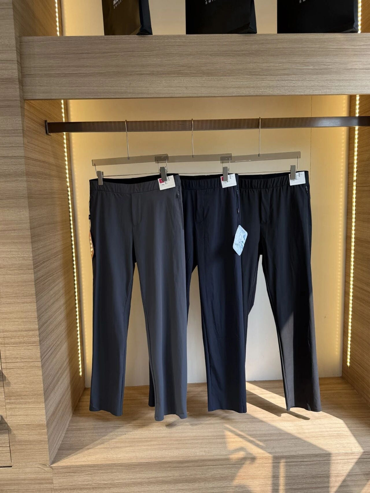 Men's quick-dry pants, elastic waist with zip pockets; gray and navy