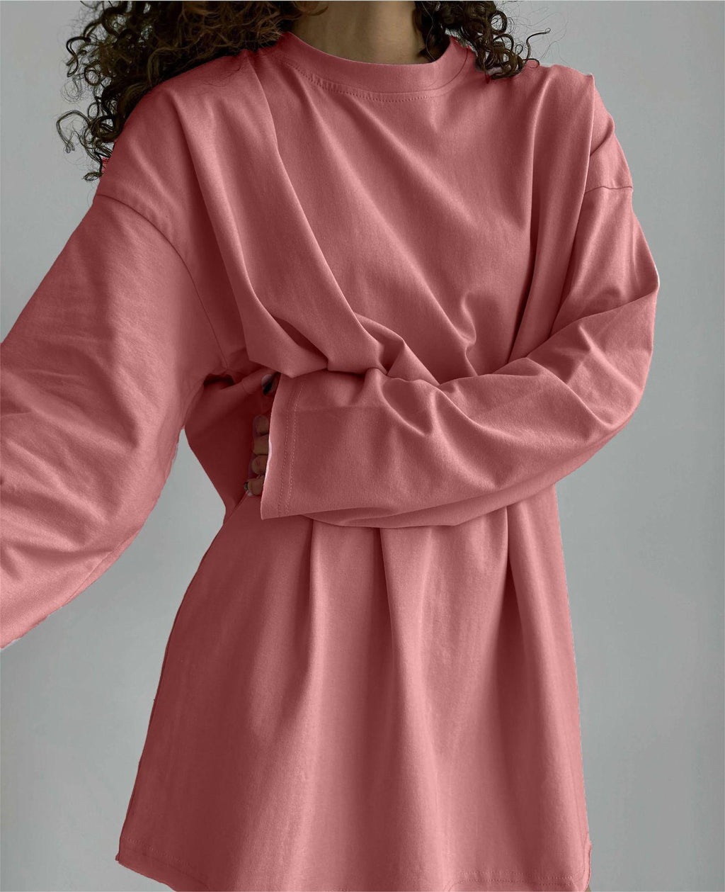 Women’s loose long-sleeve cotton T-shirt in dusty rose, crew neck and relaxed fit