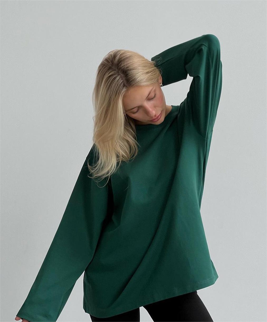 Women’s loose long-sleeve cotton T-shirt in deep green, crew neck and relaxed fit
