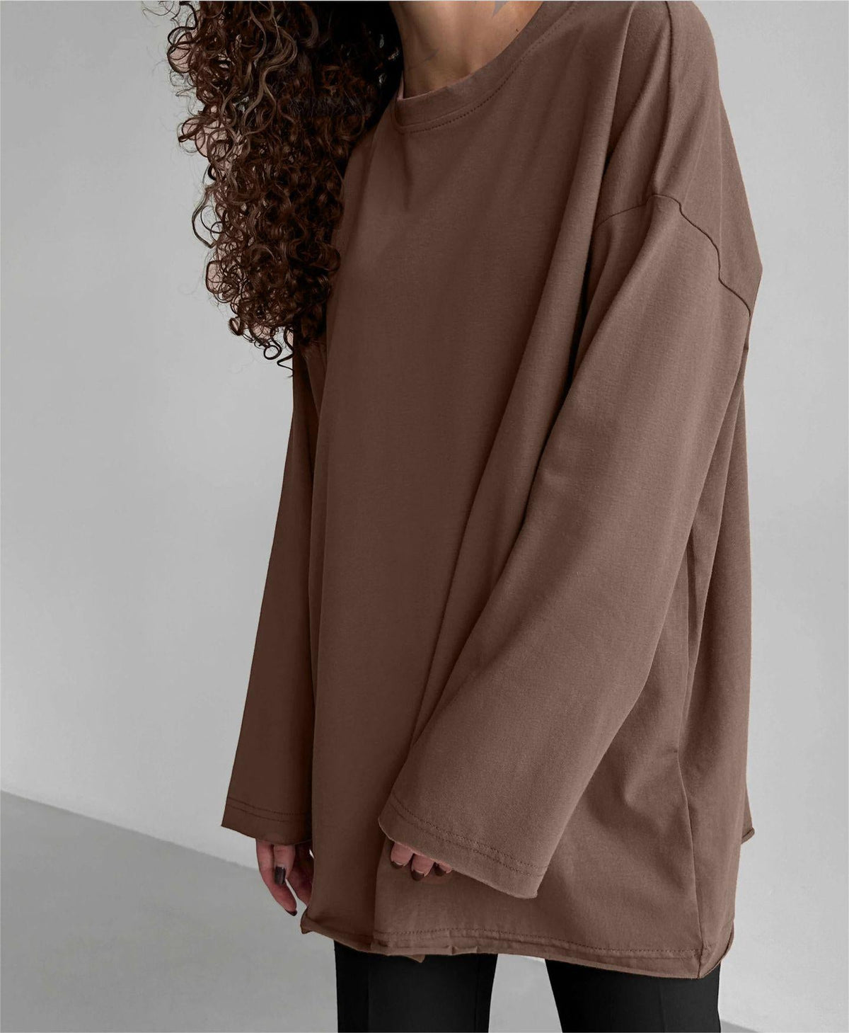 Brown long-sleeve loose cotton T-shirt with crew neck and wide relaxed sleeves