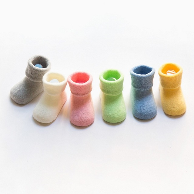 Children non-slip socks assorted colors with dotted grip pads on the toes