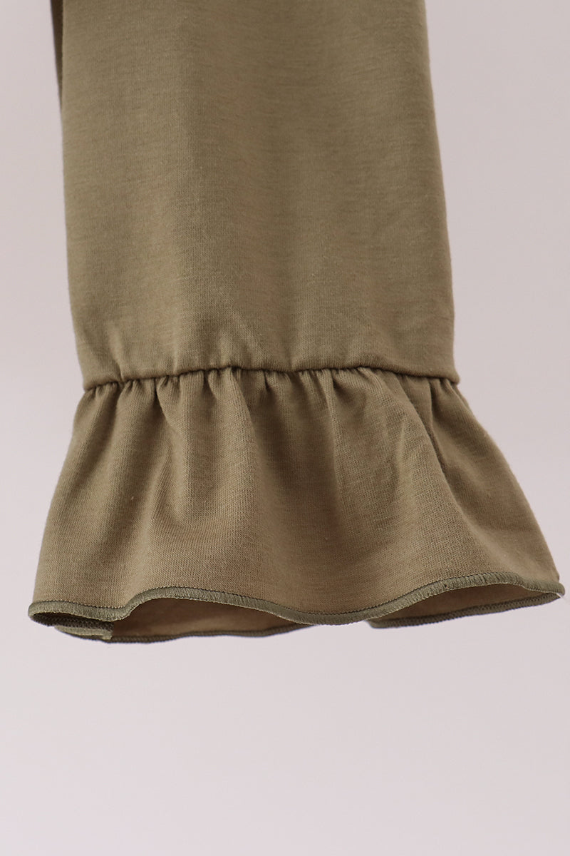 Olive pants with gathered ruffle hem