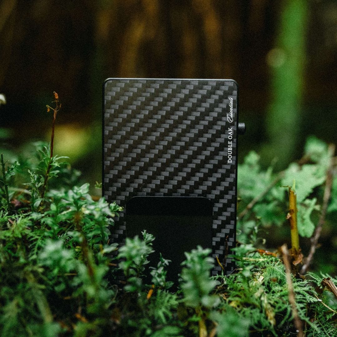 Carbon-fiber pop-up cardholder with front money clip window and side logo