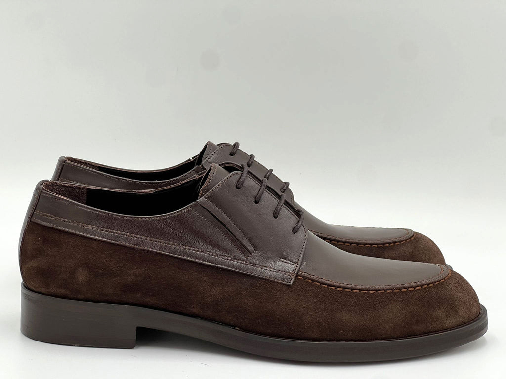 C Collection brown oxford shoes with lace-up front and dark rubber sole