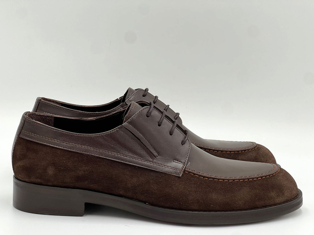 C Collection brown oxford shoes with lace-up front and dark rubber sole