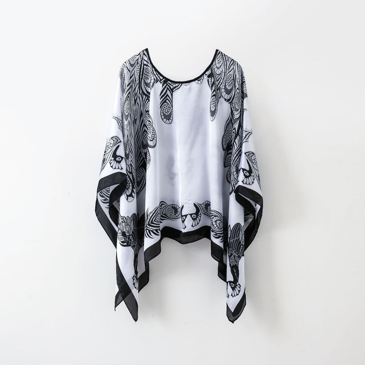 Women's black-and-white cat print pullover shawl with batwing sleeves, loose drape