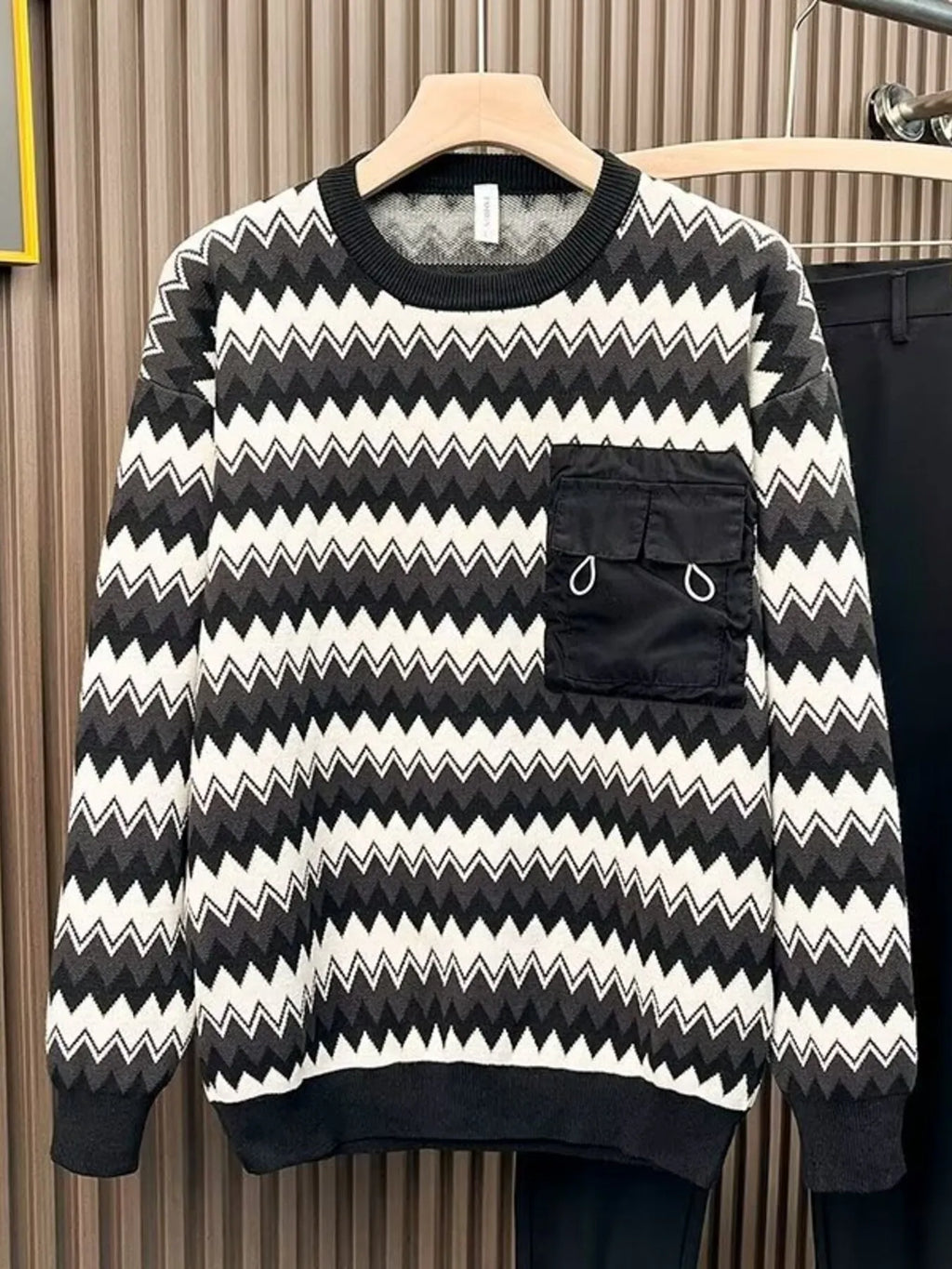Men's plus size striped round-neck sweater, black and white chevron, front pocket