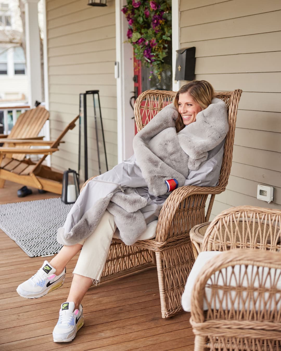Large outdoor blanket, light grey with plush hooded wrap
