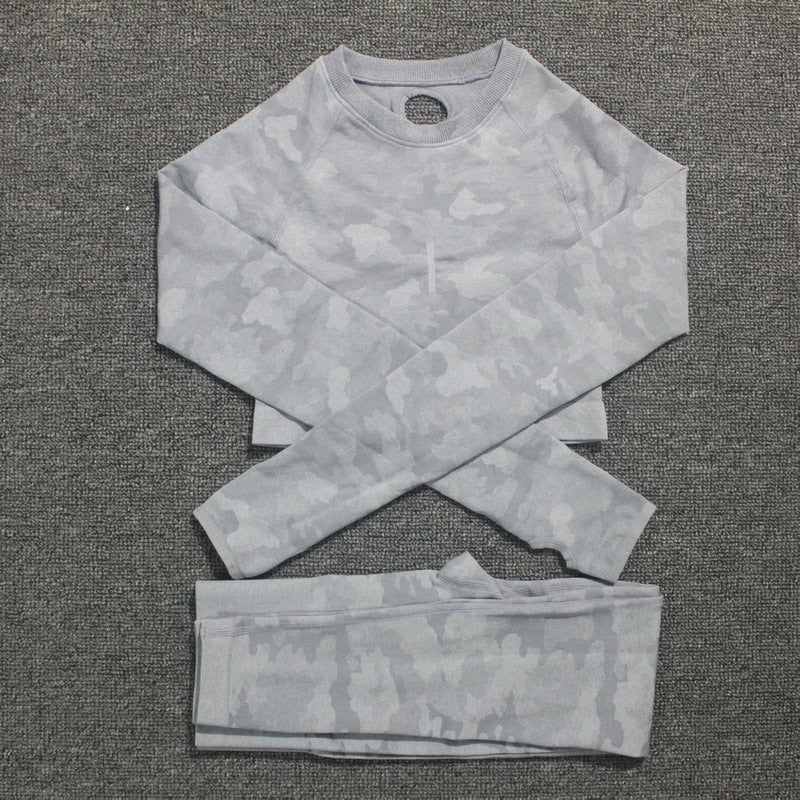 Camouflage yoga set with long-sleeve top and leggings, white and light gray