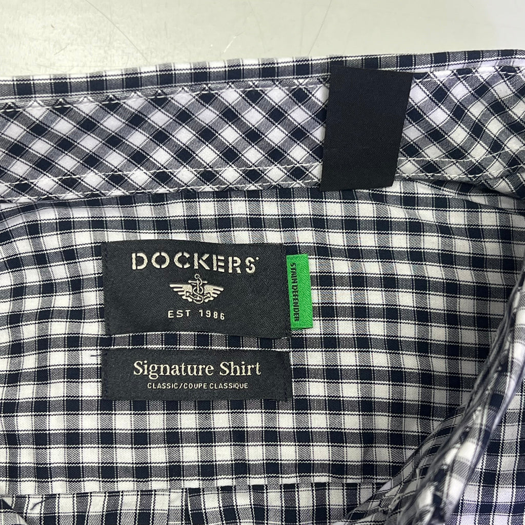Dockers Signature shirt interior tag on checkered button-up collar
