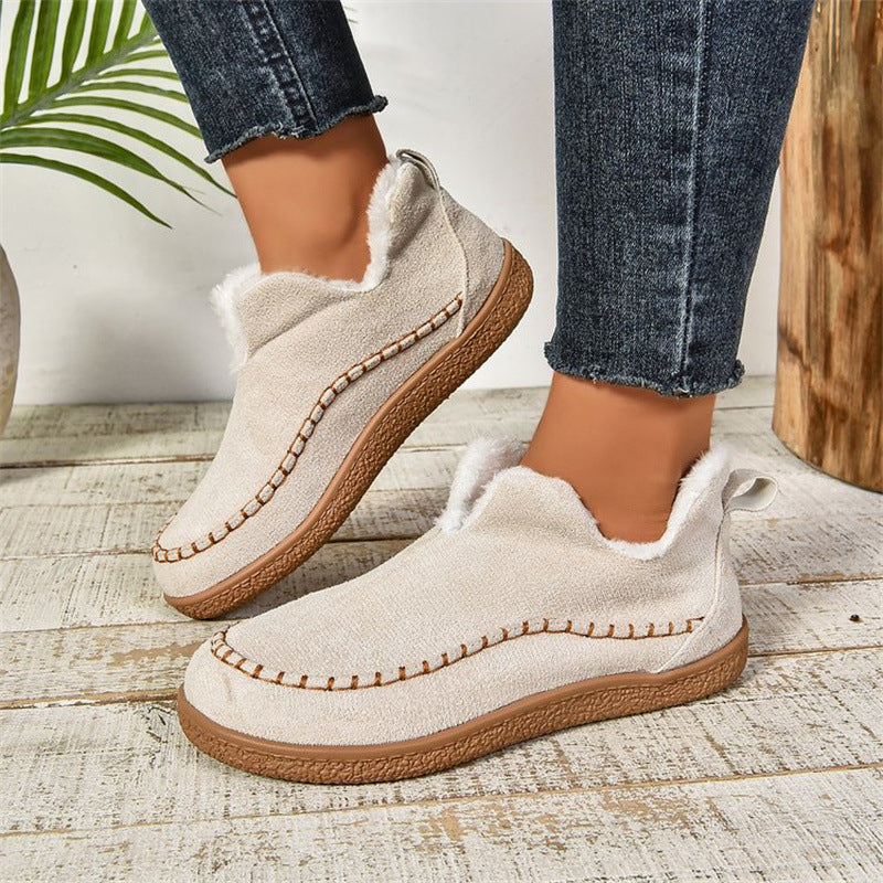 Women’s light plush V-cut ankle boots, cream suede with white faux-fur lining