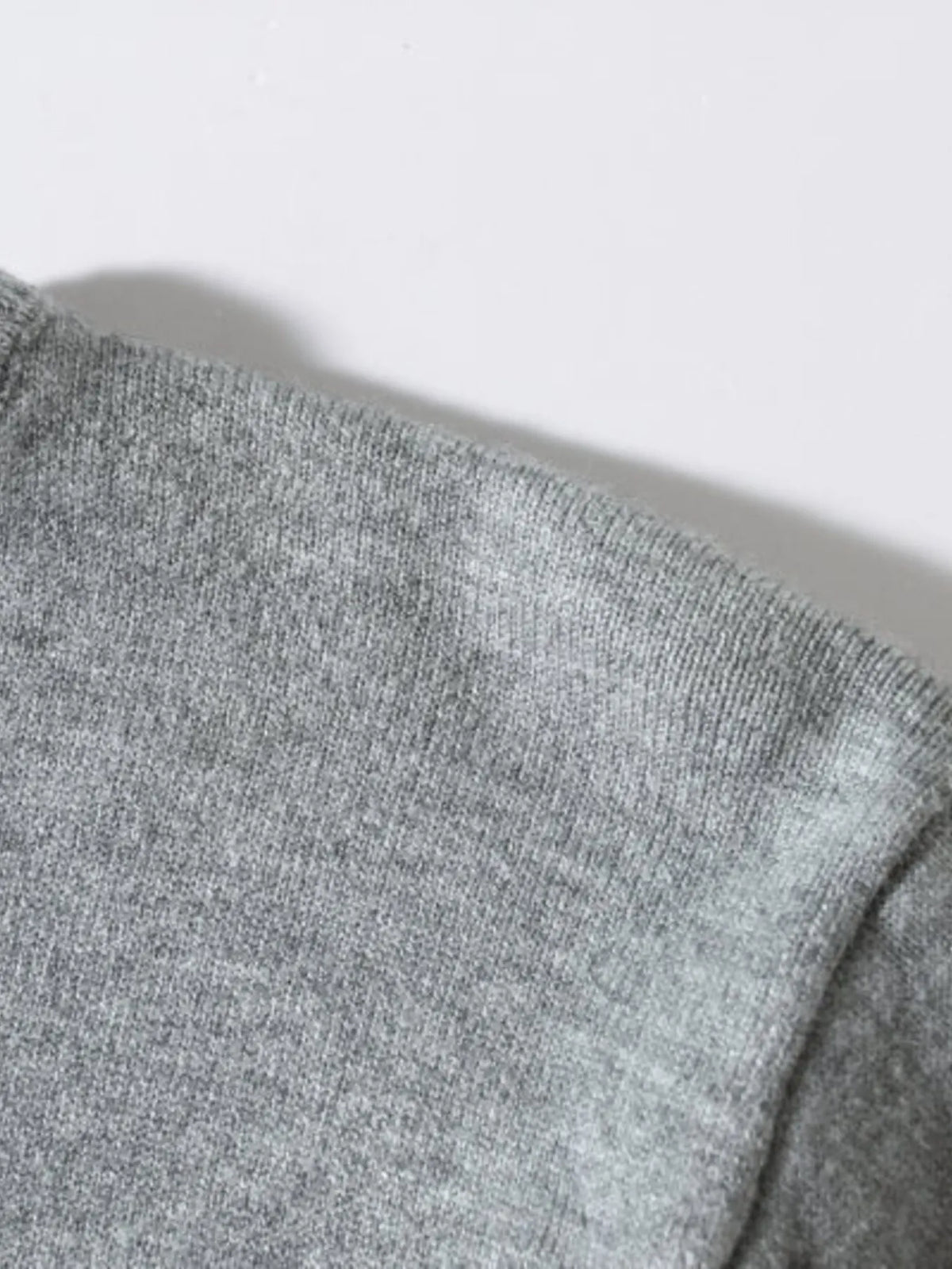 Men's plus size ribbed hem sweater shoulder and sleeve seam, heather gray