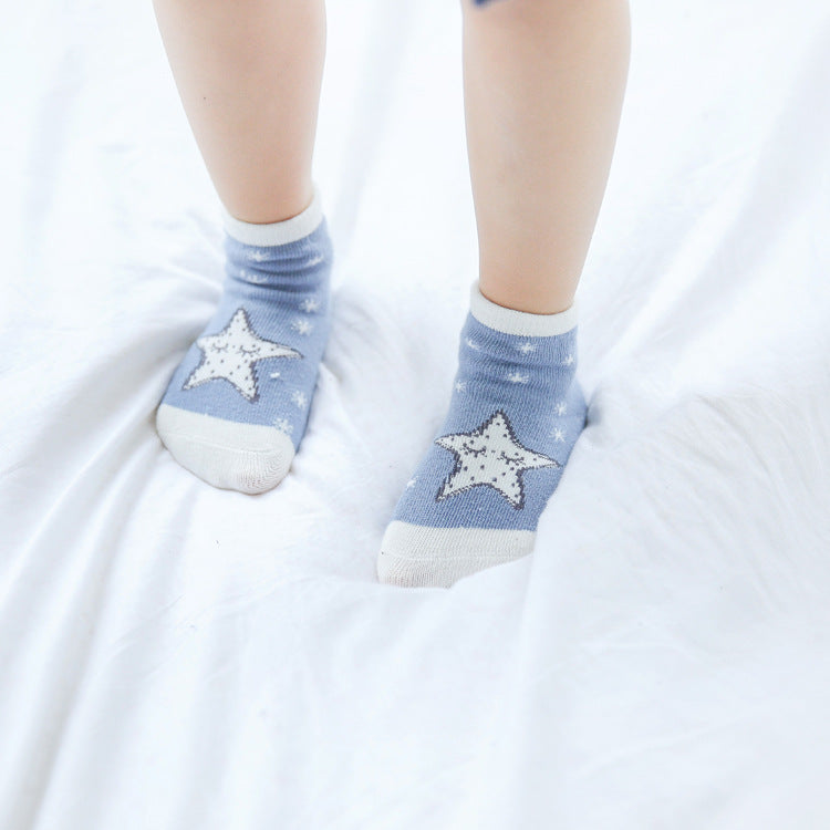 Baby cotton ankle socks with white star pattern and white toe and heel