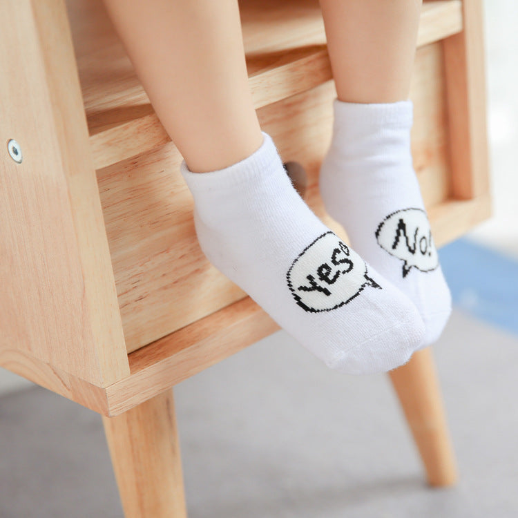 Kids cotton ankle socks, white with “Yes” and “No” text and cat face designs