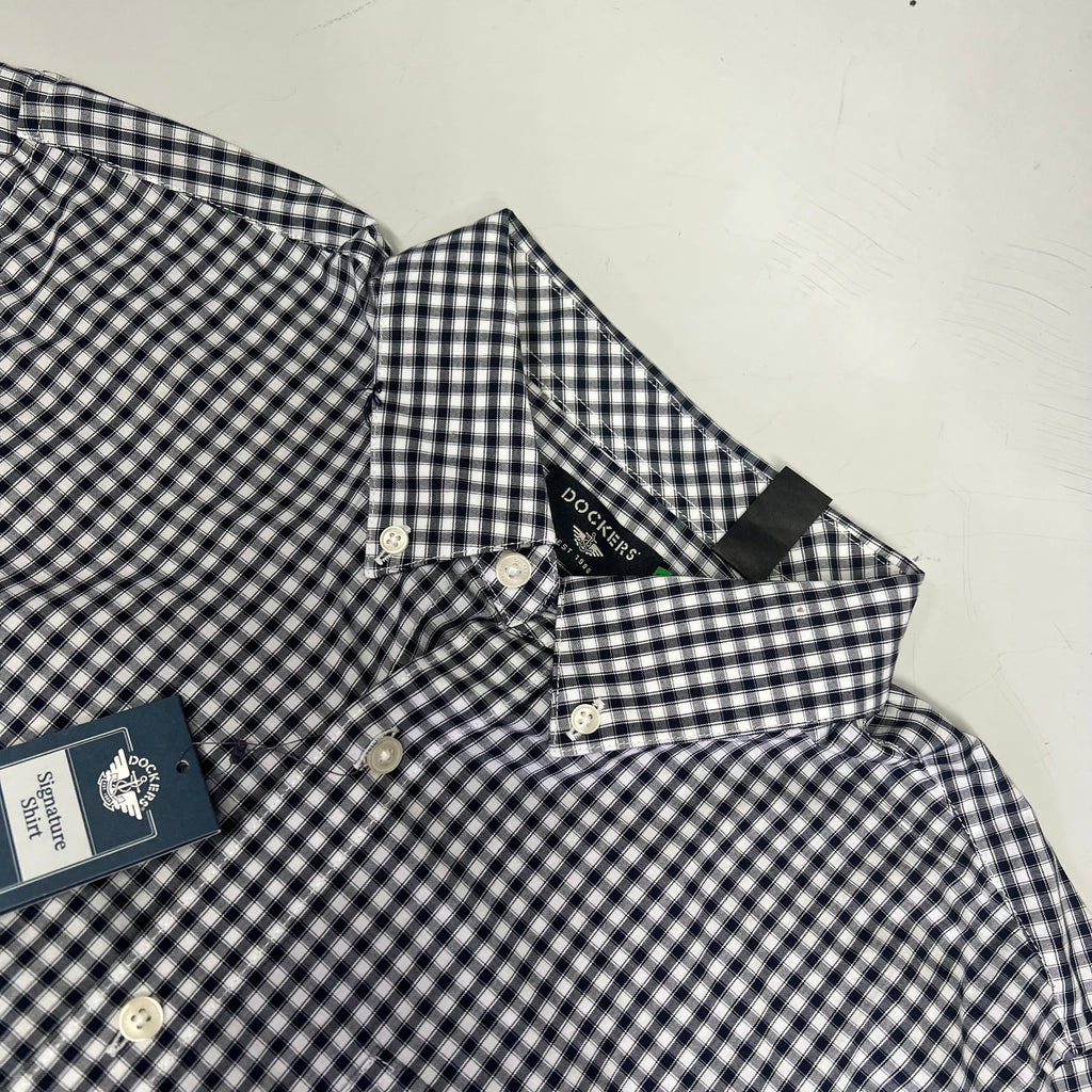 Men's checkered button-up shirt neckline and chest, buttoned front and logo neck tag