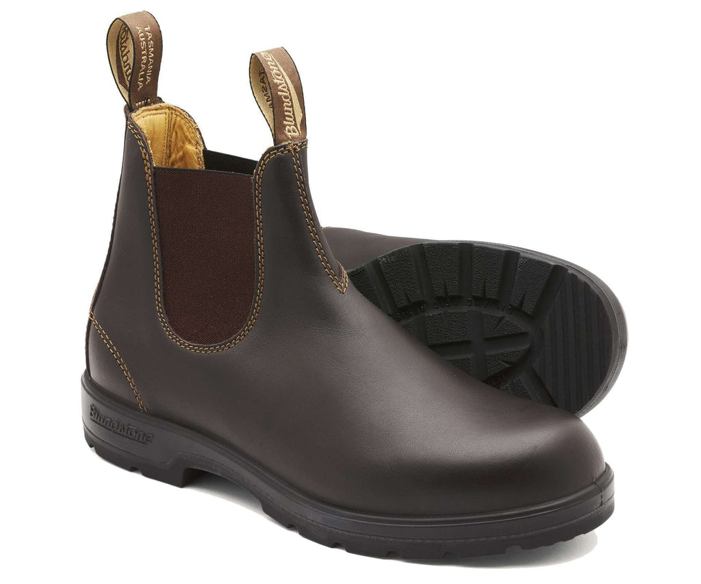 Men's Chelsea boot in walnut brown leather with elastic side panels and pull tabs