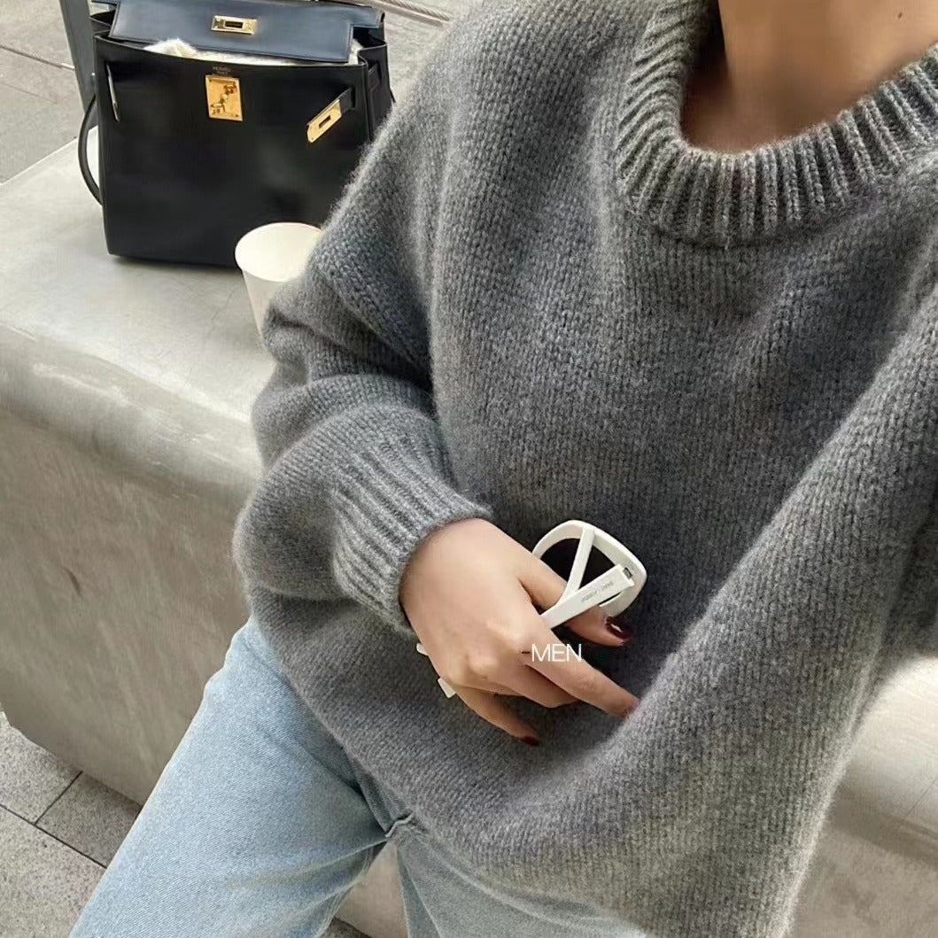 Plus-size crew-neck pullover sweater, loose fit, gray knit