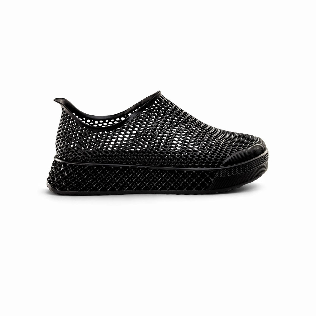 Black 3D-printed casual sneakers, mesh-knit upper, slip-on low profile, rubber sole