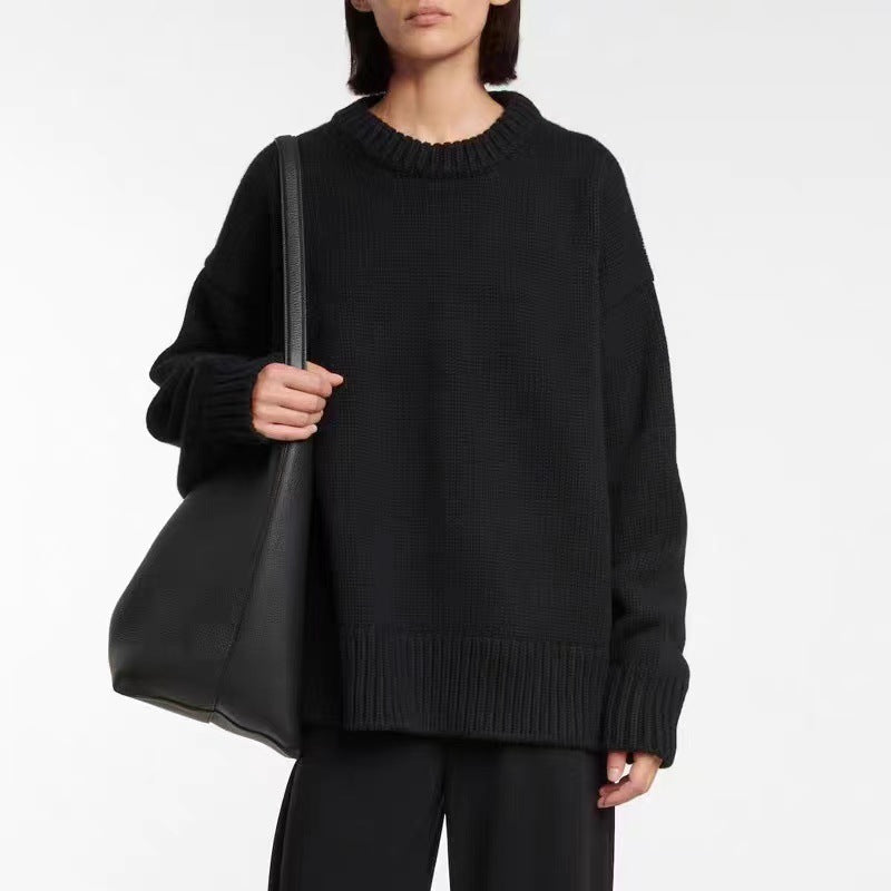 Plus-size crew-neck pullover sweater, loose fit, black knit