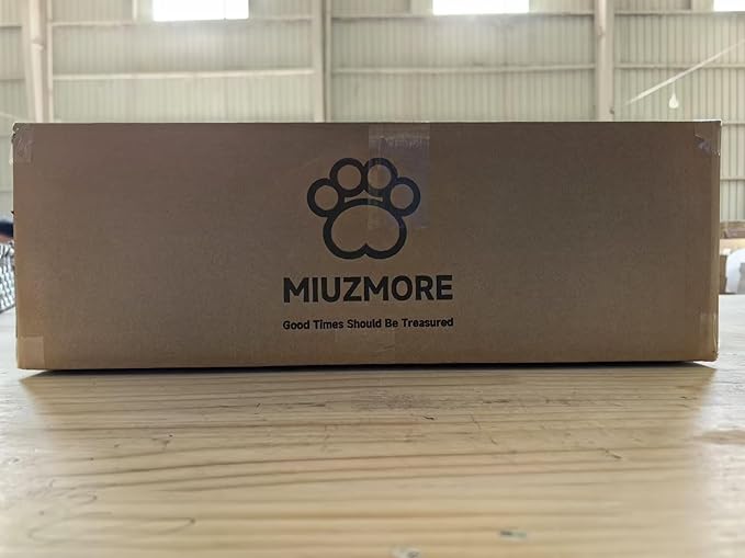MIUZMORE shipping box with cat paw logo on the front