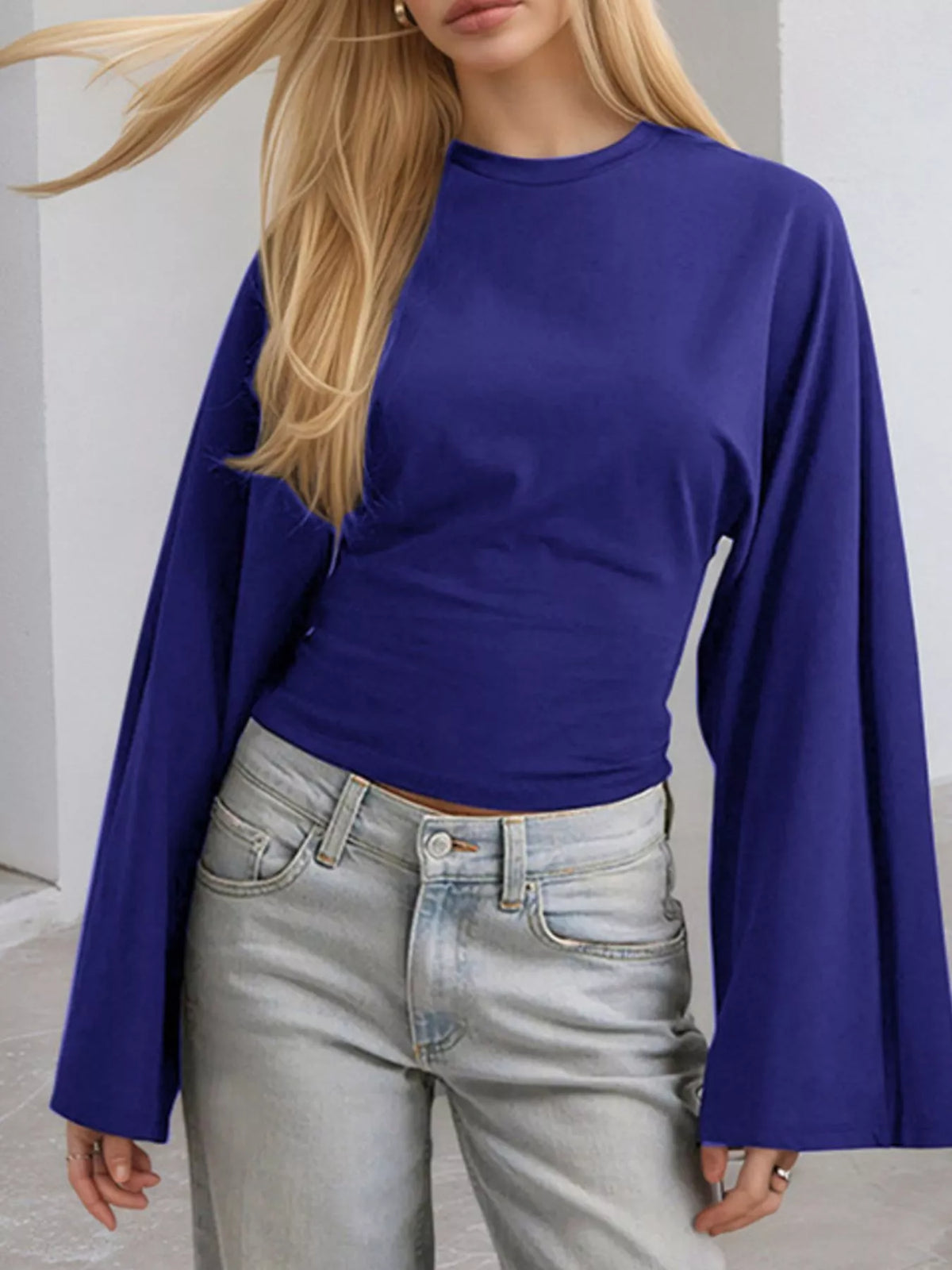 Royal blue fitted long-sleeve crew-neck t-shirt, plus-size with straight cuffs