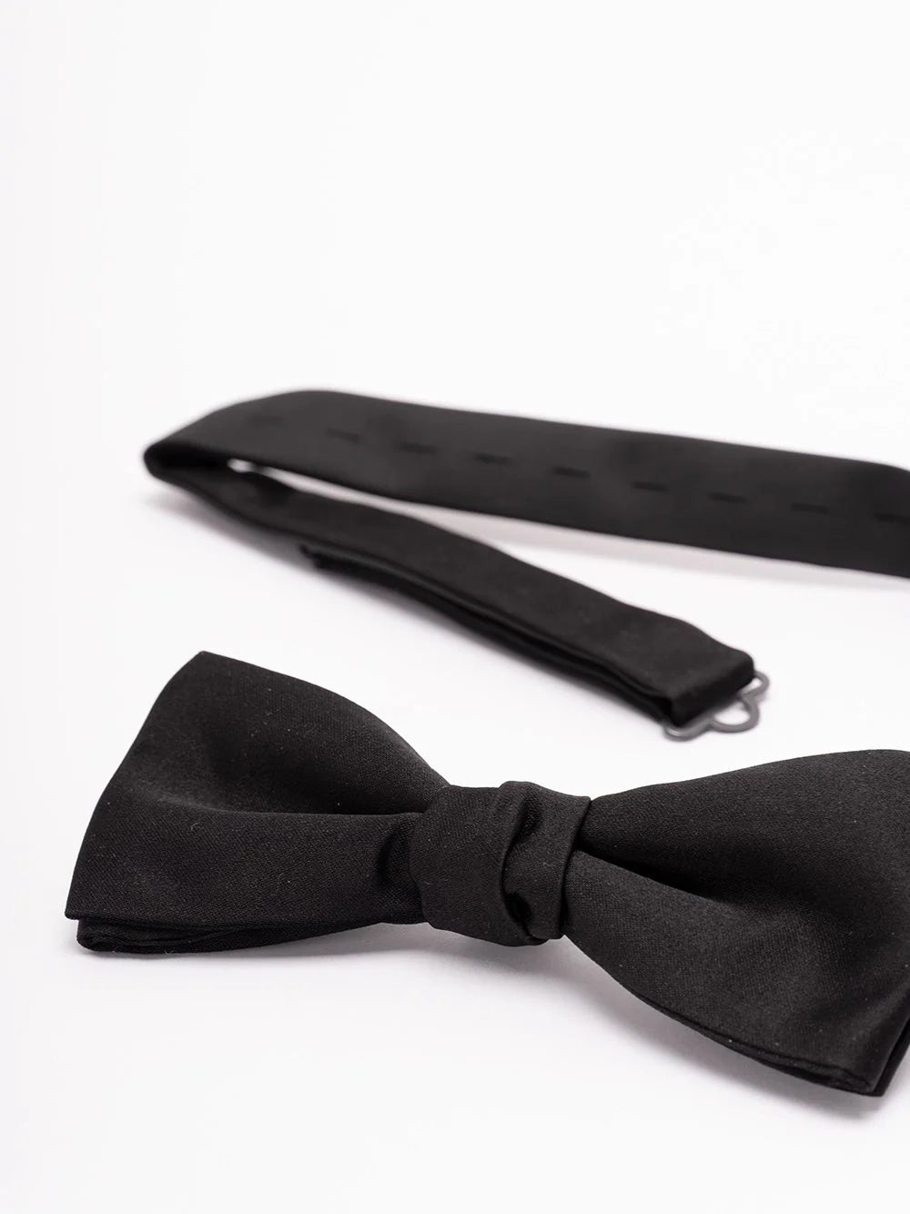 Saint Laurent men’s bow tie set, black bow with long self-tie band