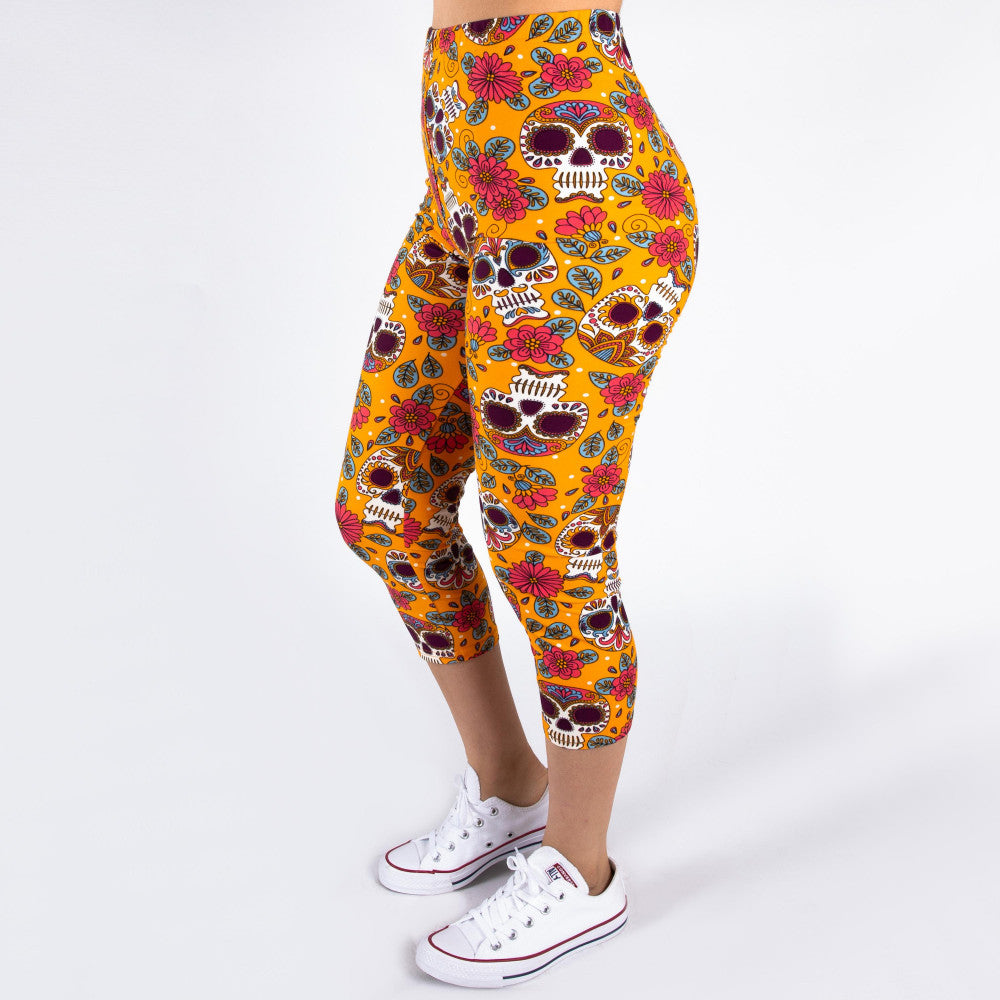 Capri leggings with multicolor sugar skull print