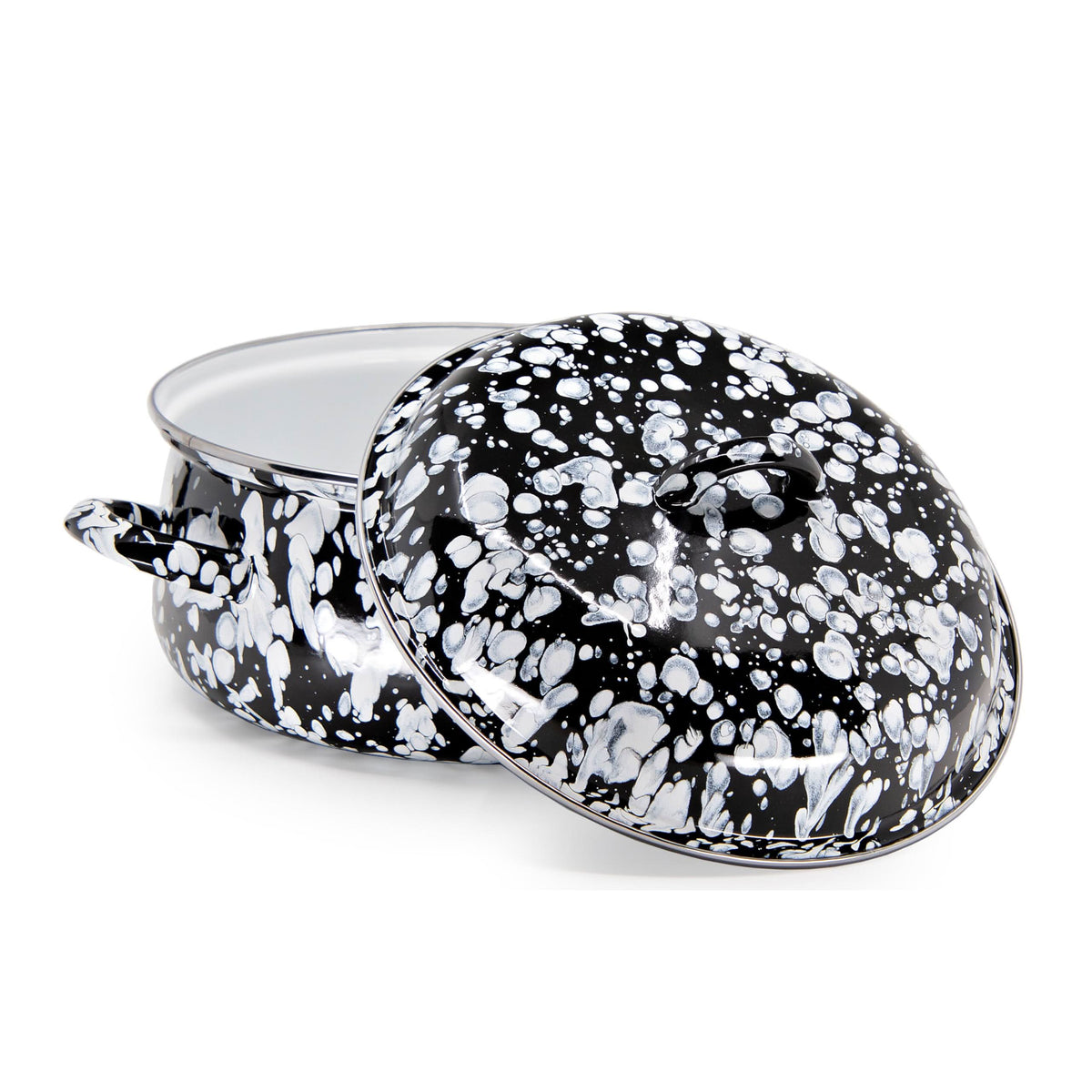 4-quart enamel Dutch oven with black speckle exterior and matching lid
