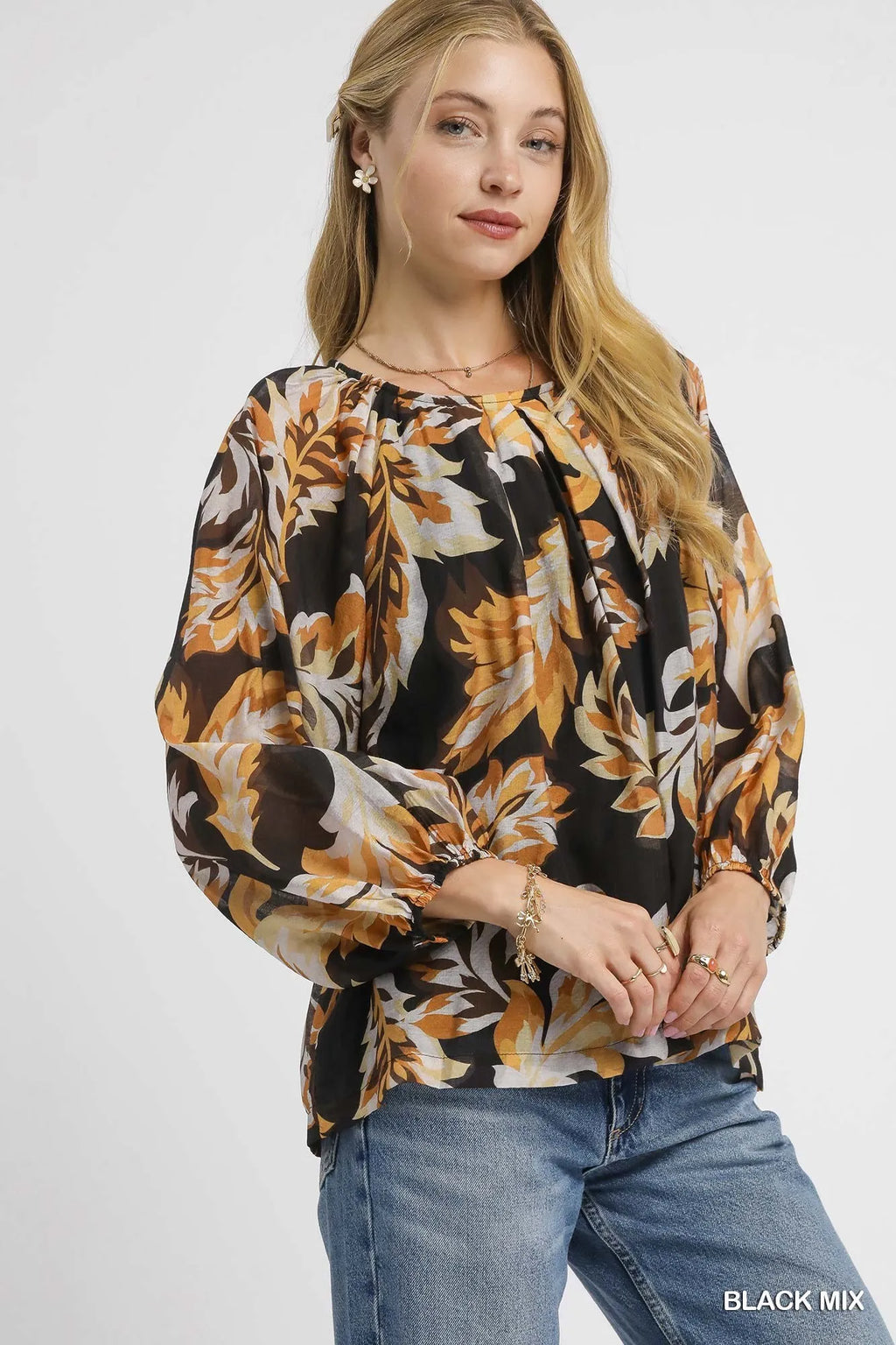 Leaf-print balloon sleeve blouse with gathered neckline, black mix