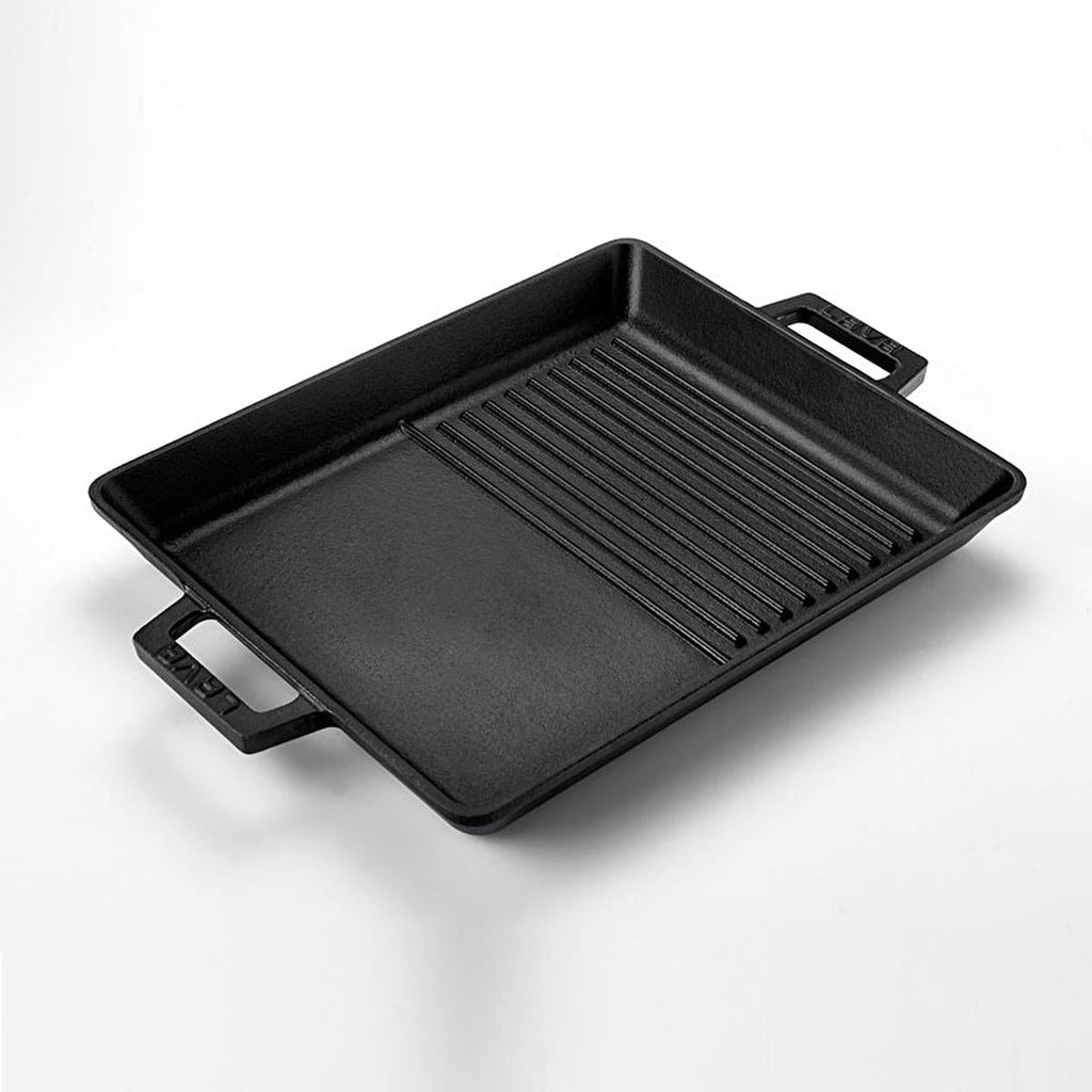 Rectangular cast iron grill pan with raised ridged grill area and side handles