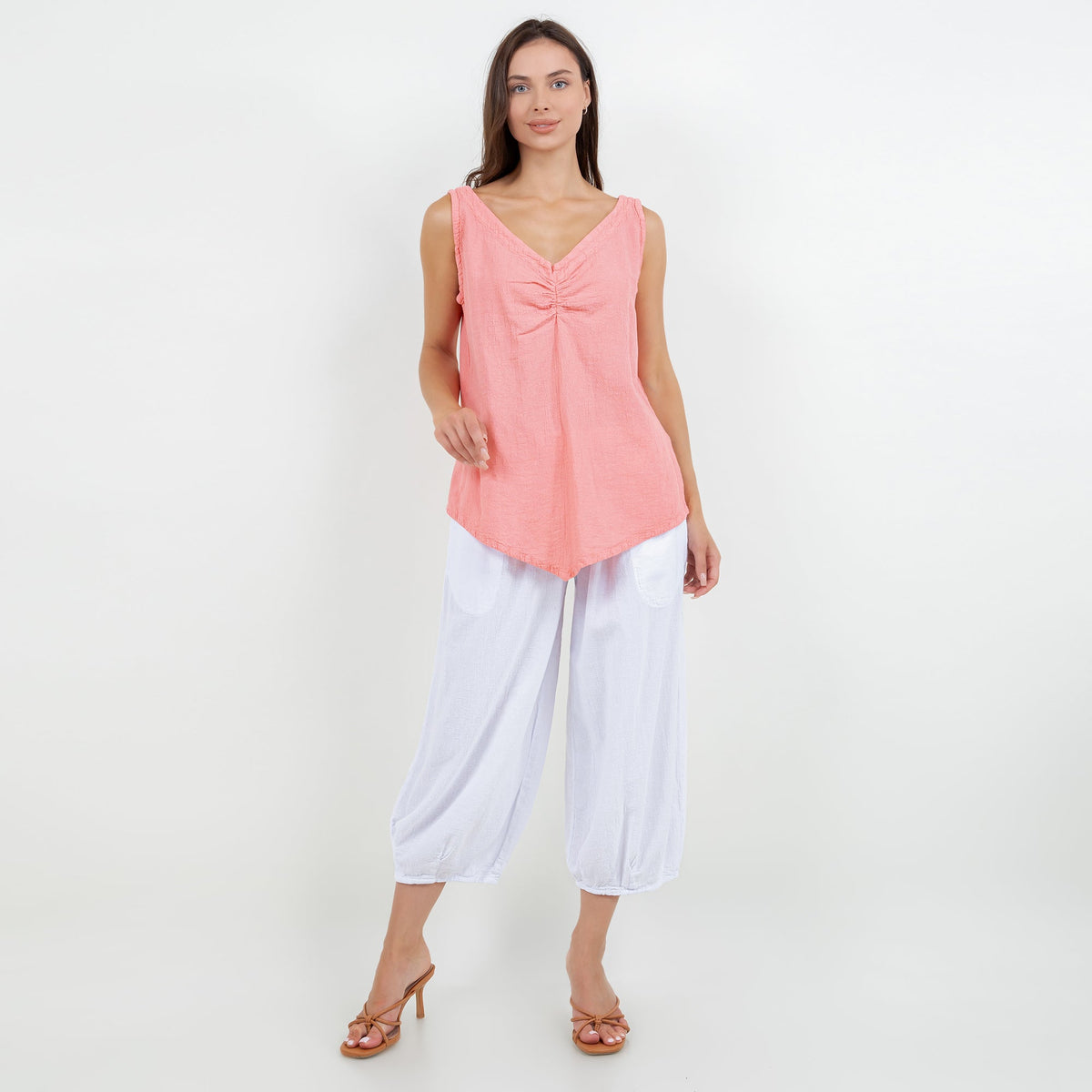 White 100% cotton gauze cropped pants with elastic waist and gathered hem