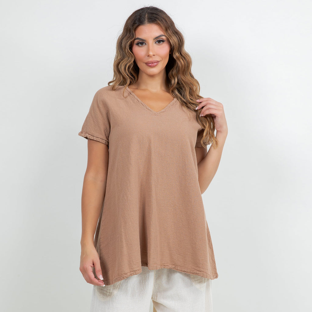 Brown cotton gauze top with V-neck and short sleeves, flowy hip-length hem
