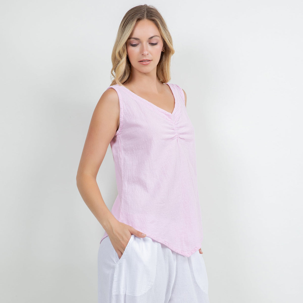 Women’s cotton gauze tank top, lilac V-neck with gathered front and curved hem