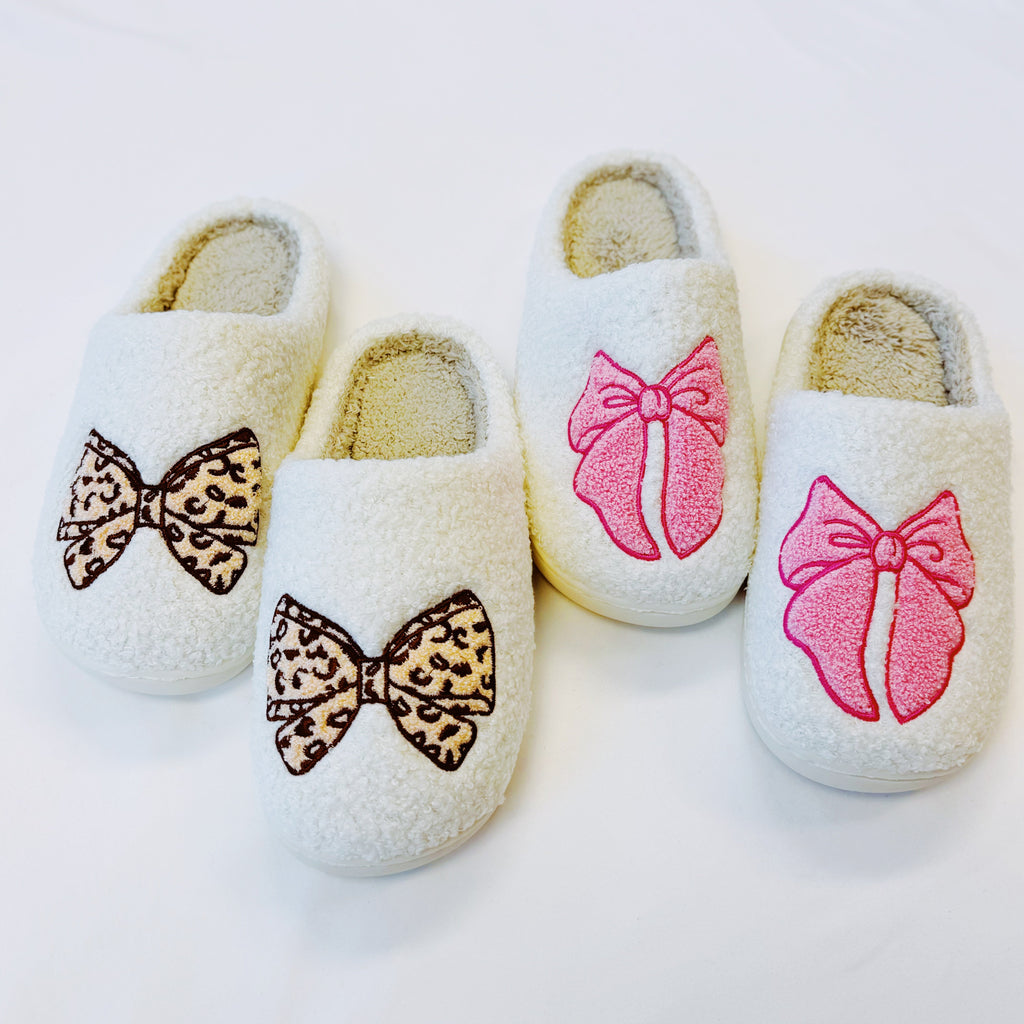 Set of cream slippers with mixed bow styles: leopard print and pink appliques