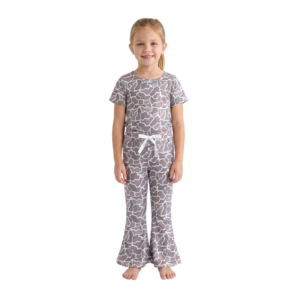 Kids girls camo short-sleeve top with front tie and wide-leg pants, dark grey print