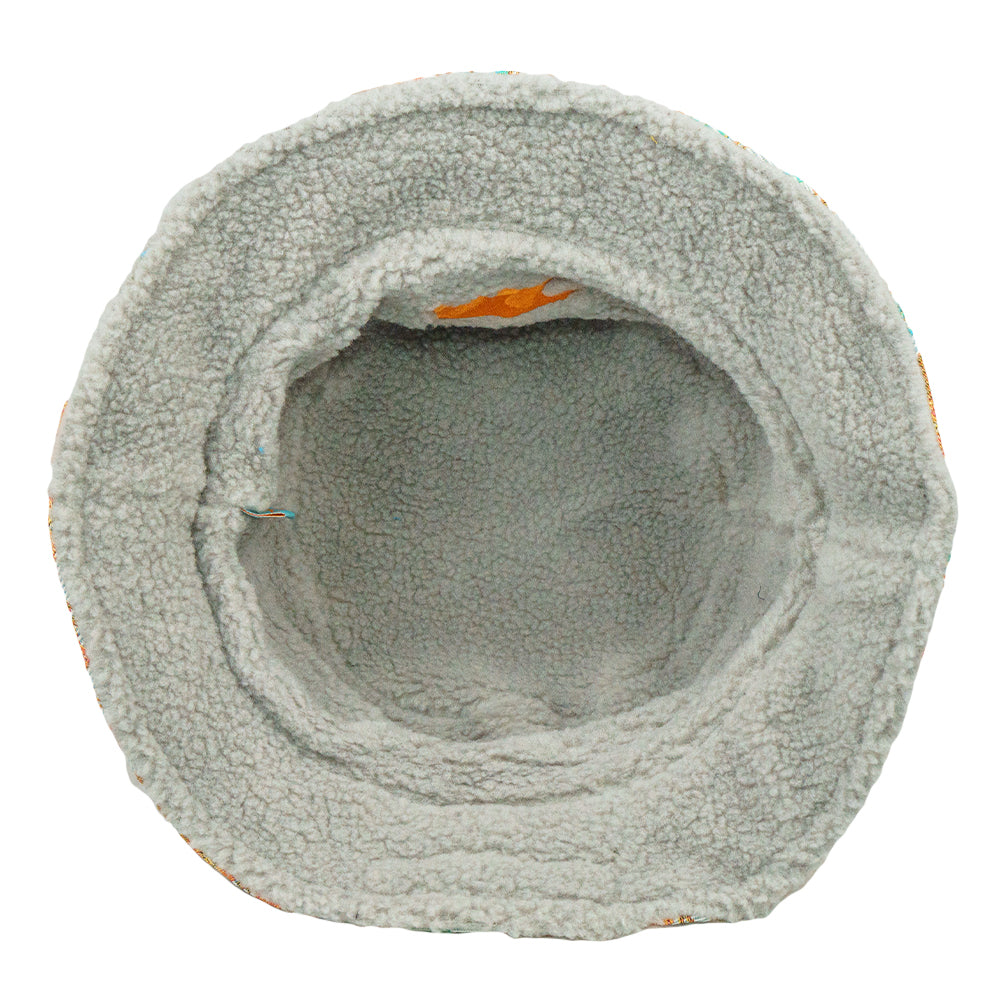 Reversible bucket hat, fuzzy light-gray fleece lining with multicolor trim