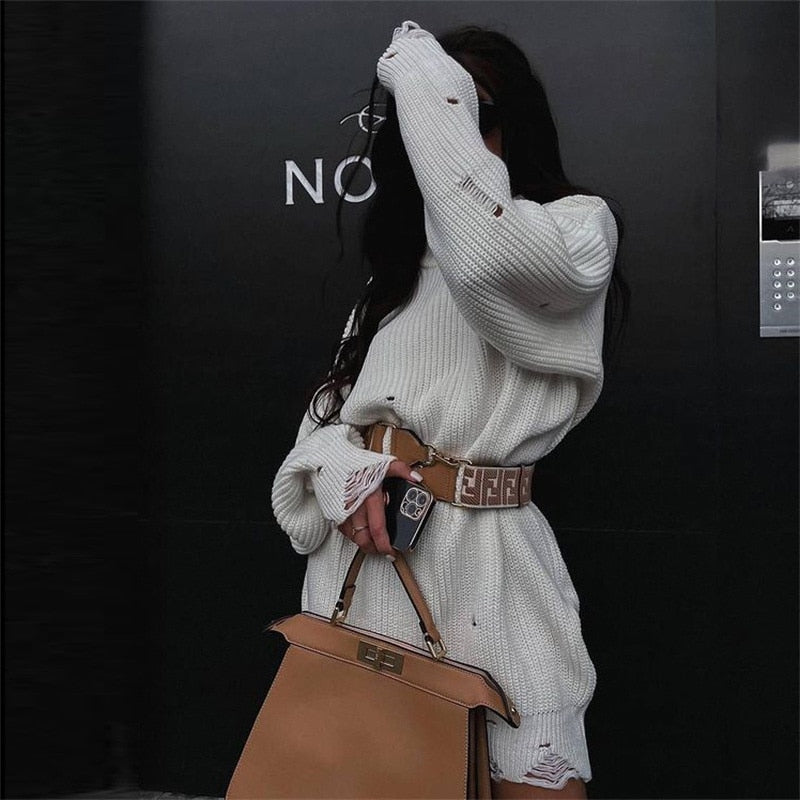 O-neck oversized mini knitted sweater dress, long sleeves, light gray knit with cuff detail