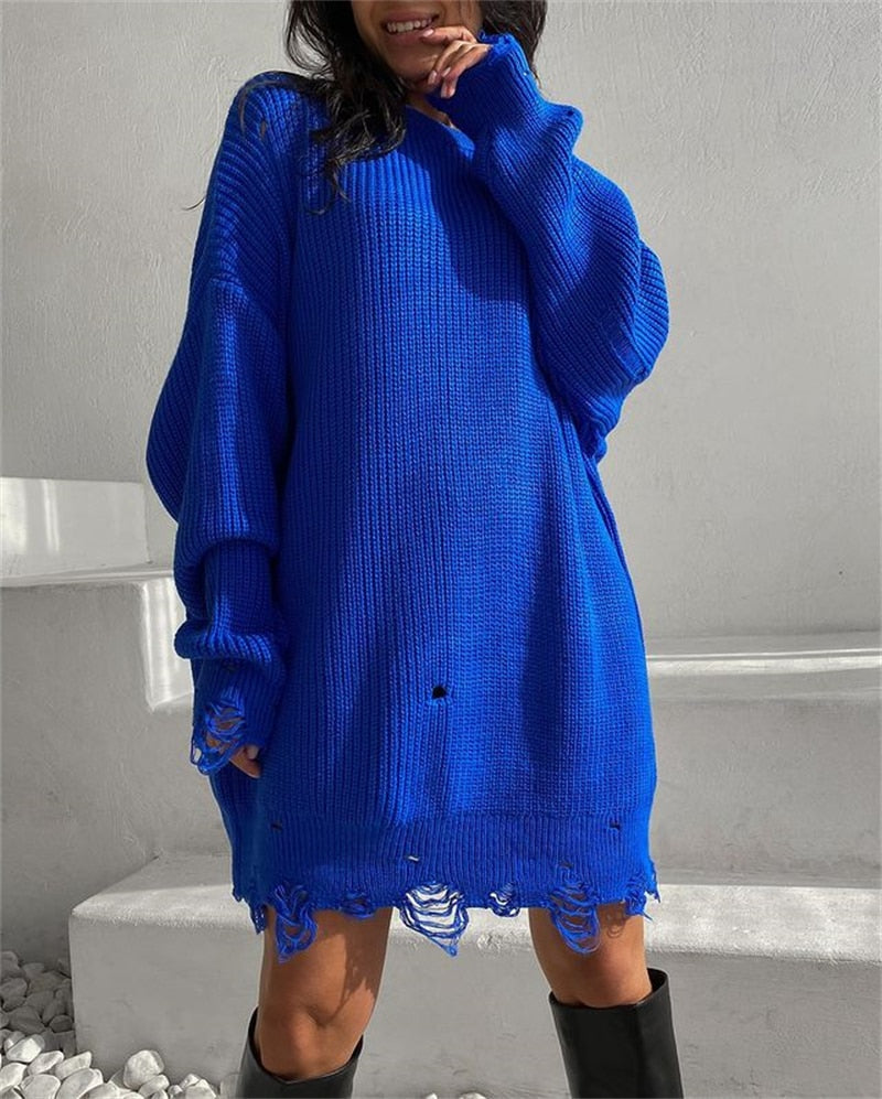 Blue oversized knitted O-neck mini sweater dress with ribbed texture and frayed hem