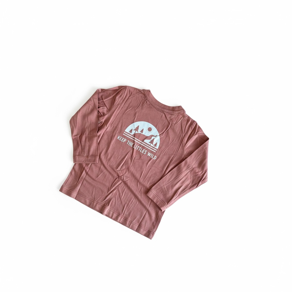Dusty rose bamboo long-sleeve T-shirt with round chest graphic and mountains
