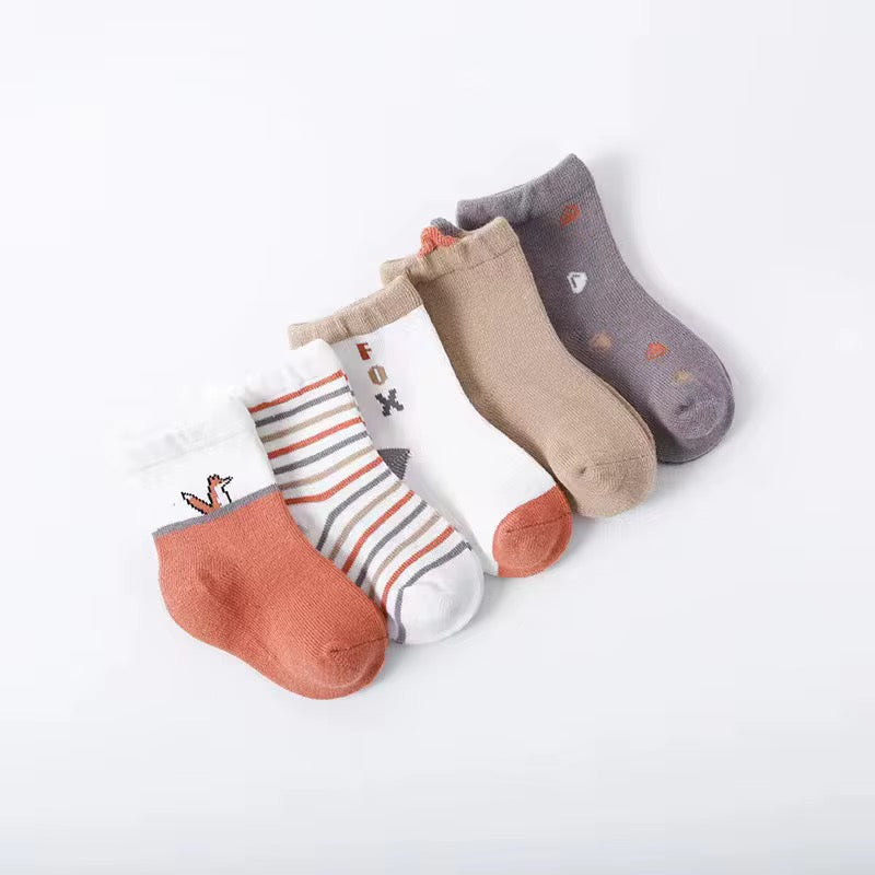 Toddler 5-pack crew socks with fox motifs in beige, gray, rust, striped pairs