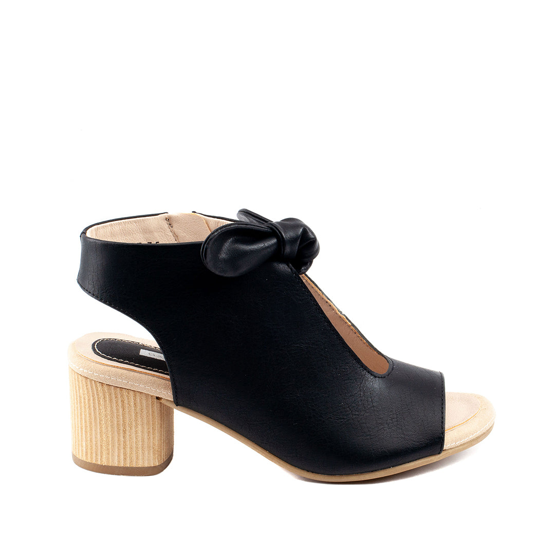 Black peep-toe heeled sandals with bow ankle strap and block heel