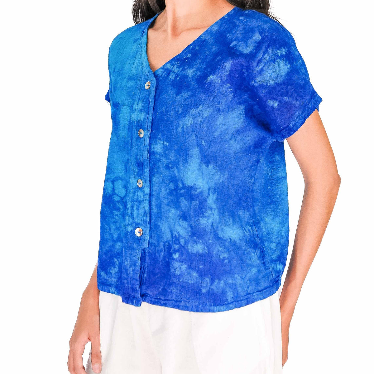 Blue cotton gauze V-neck top with short sleeves and front button placket