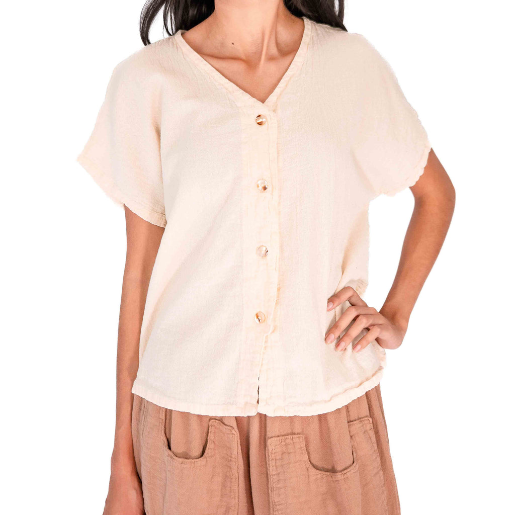 Ivory cotton gauze V-neck top with short sleeves and front button row
