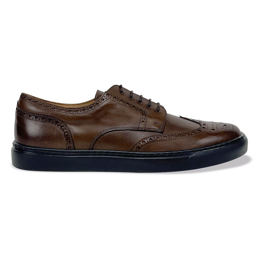 Men's brown lace-up wingtip oxford shoes with cap-toe brogue detailing
