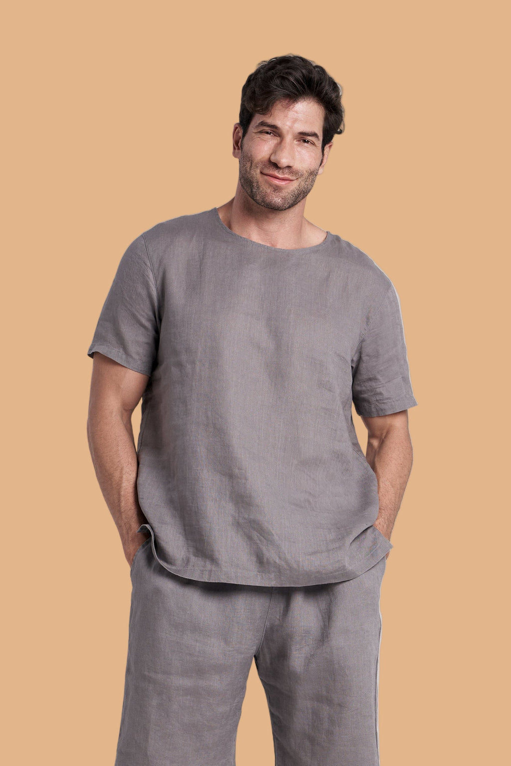 Gray men’s linen short-sleeve pajama top with crew neck and matching shorts